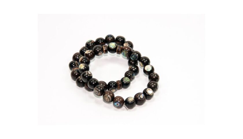Le bracelet en pierres pour homme